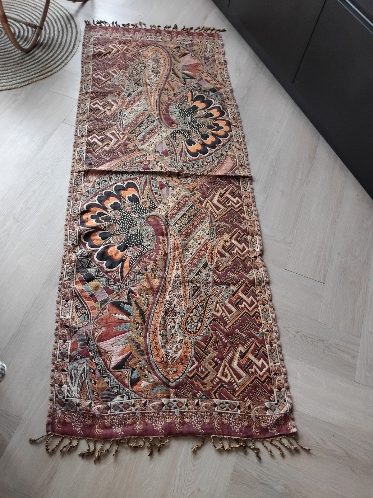 Prachtige Oosterse tafelloper met paisley patroon, Ophalen of Verzenden, Zo goed als nieuw, 150 tot 200 cm, Bruin