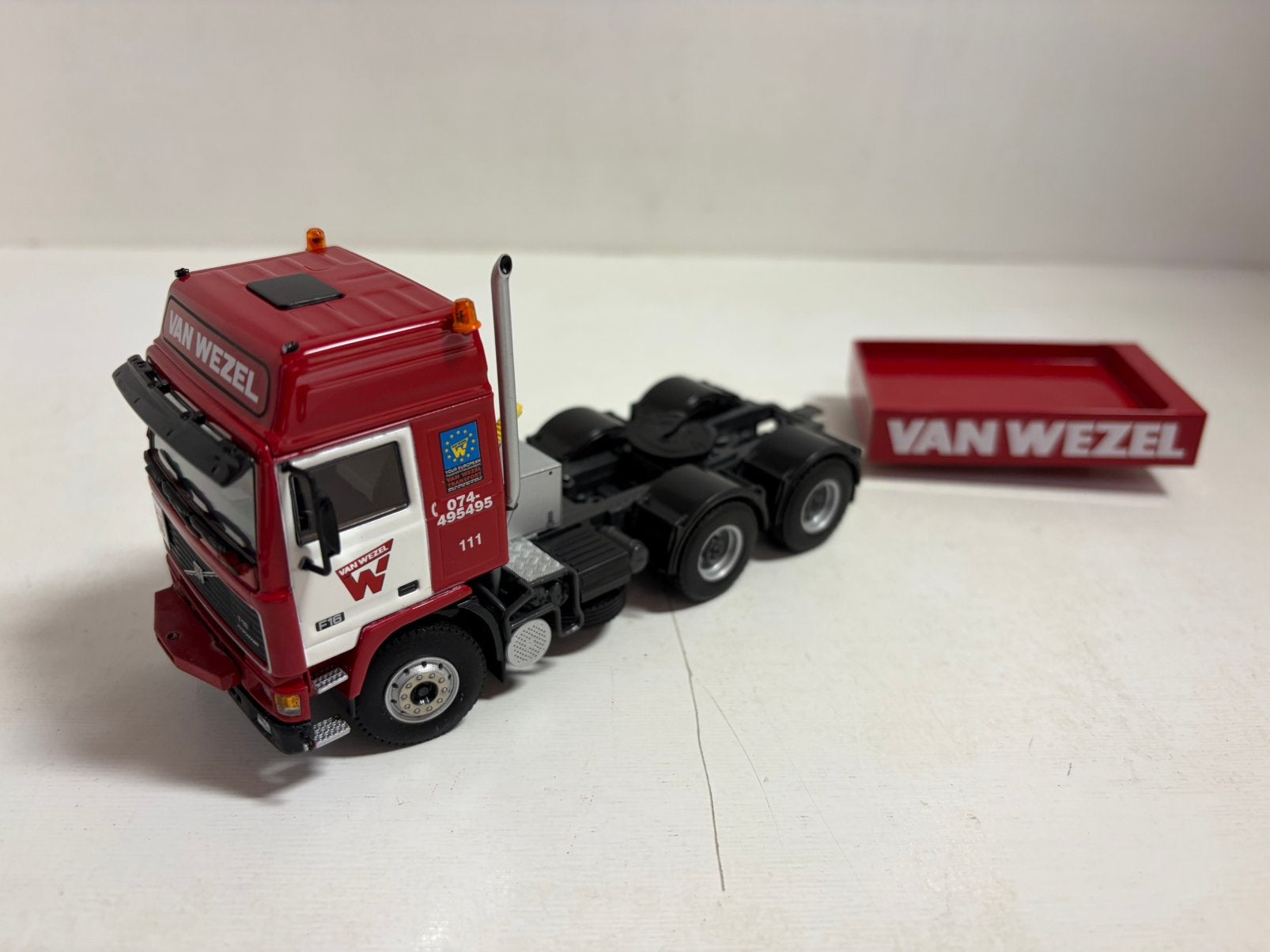 WSI VOLVO F16 GLOB 6x4 VAN WEZEL, Ophalen of Verzenden, Zo goed als nieuw, Bus of Vrachtwagen, Wsi
