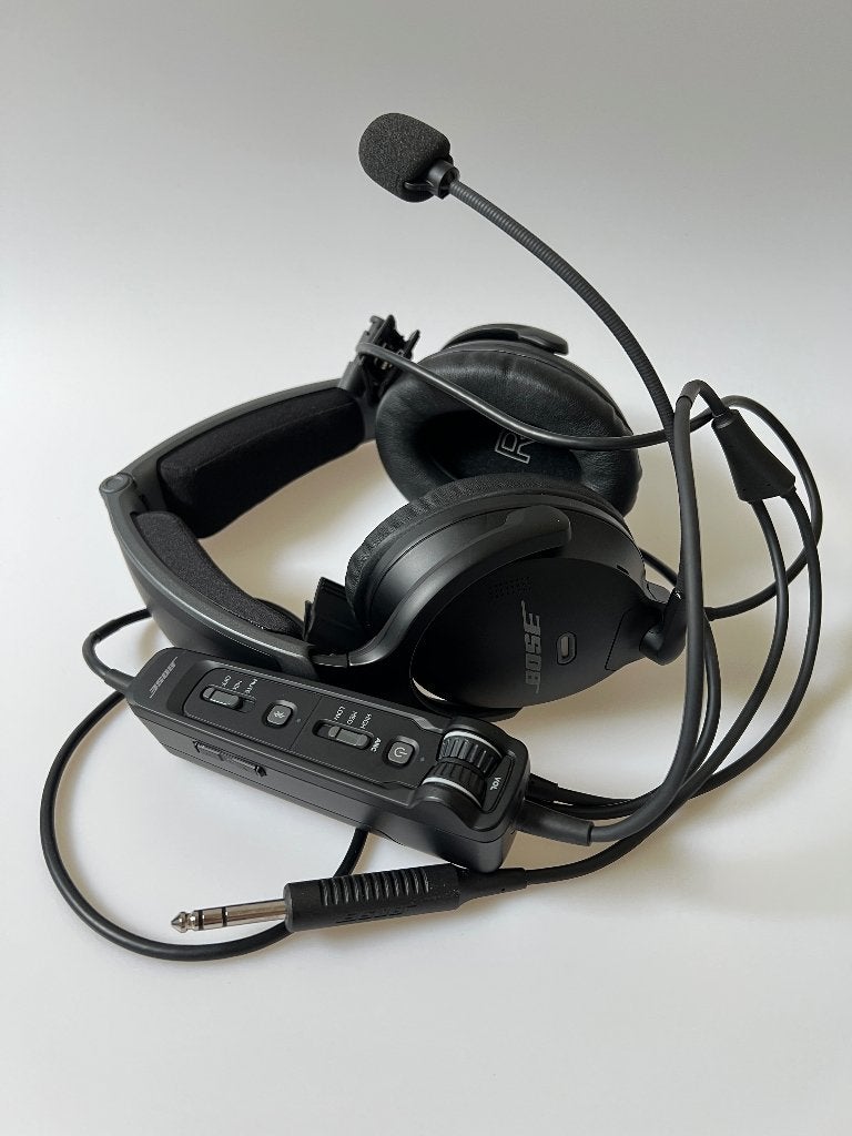 Bose A30 Aviation Headset Dual Plugs Bluetooth inc. garantie, Verzamelen, Luchtvaart en Vliegtuigspotten, Ophalen of Verzenden