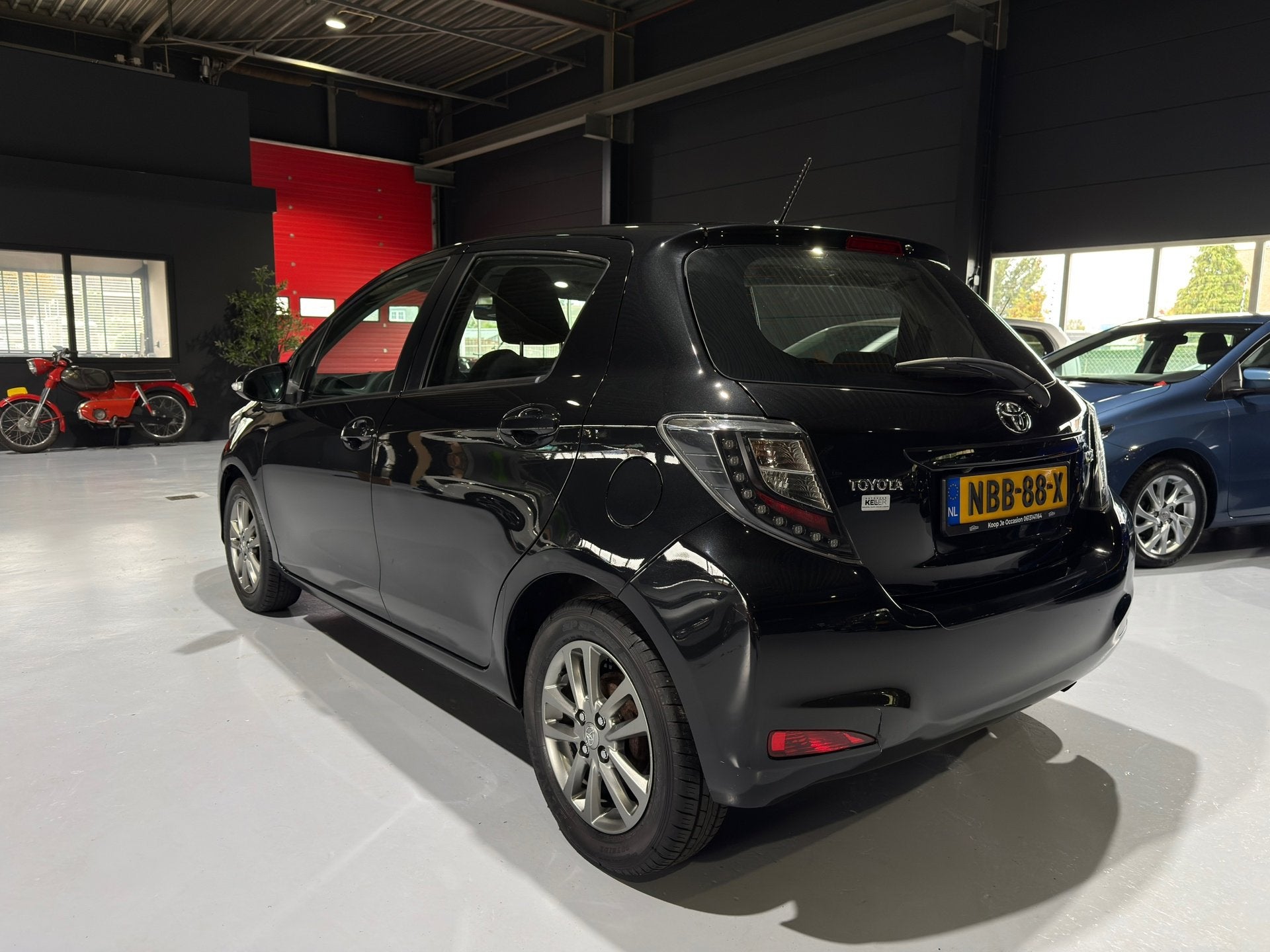 Toyota Yaris 1.0 VVT-i Aspiration 1ste Eigenr.|Dealer onderh, Stof, Gebruikt, Met garantie (alle), Zwart