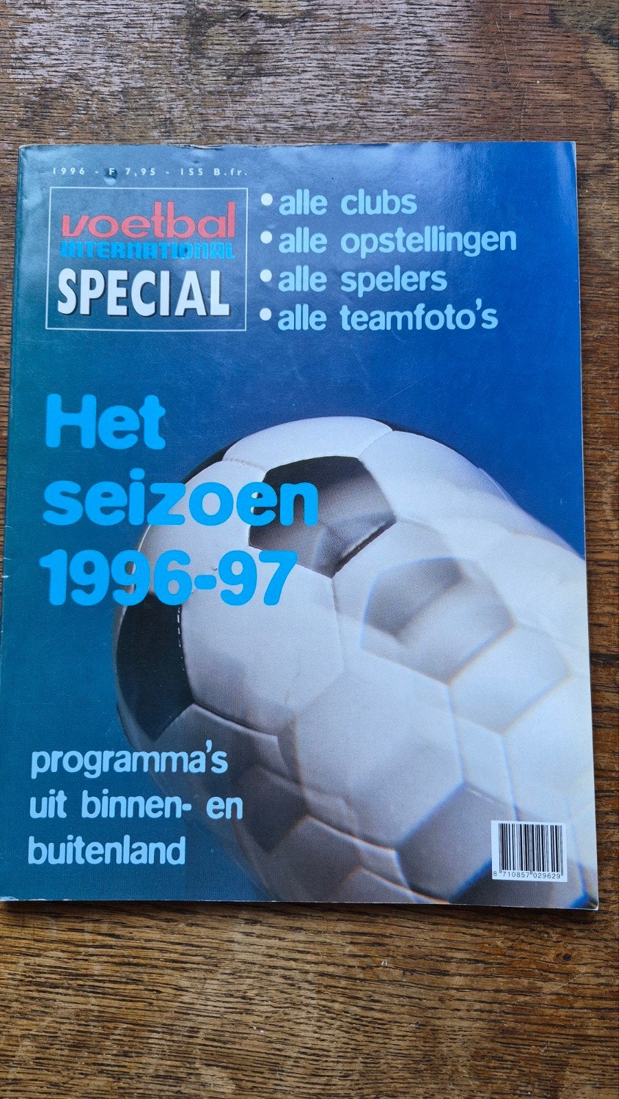 VI Seizoensgids 1996-97, Ophalen of Verzenden, Zo goed als nieuw, Balsport, Voetbal International