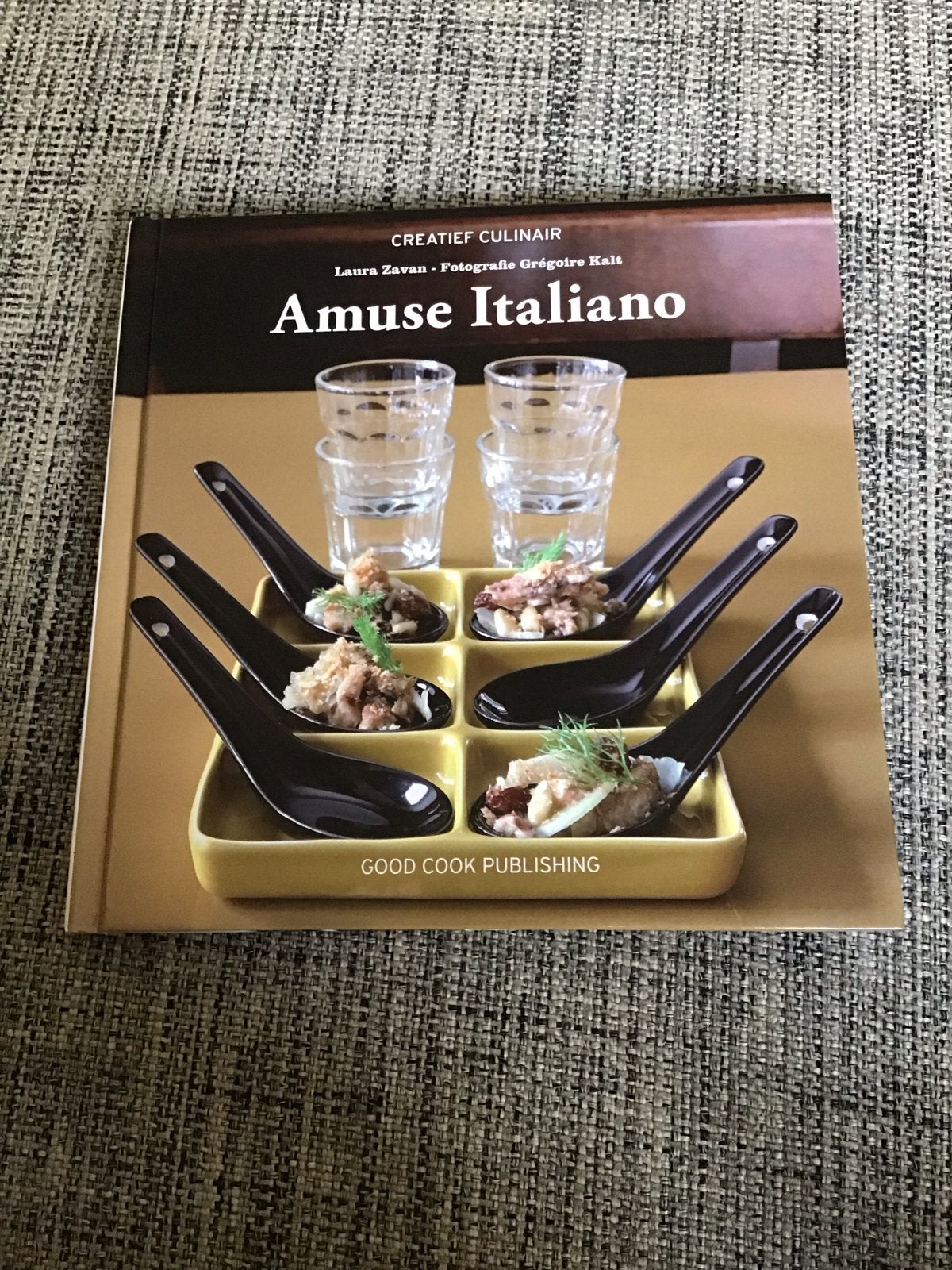 Amuse Italiano - Creatief Culinair kookboek, Boeken, Ophalen of Verzenden, Zo goed als nieuw, Italië, Voorgerechten en Soepen
