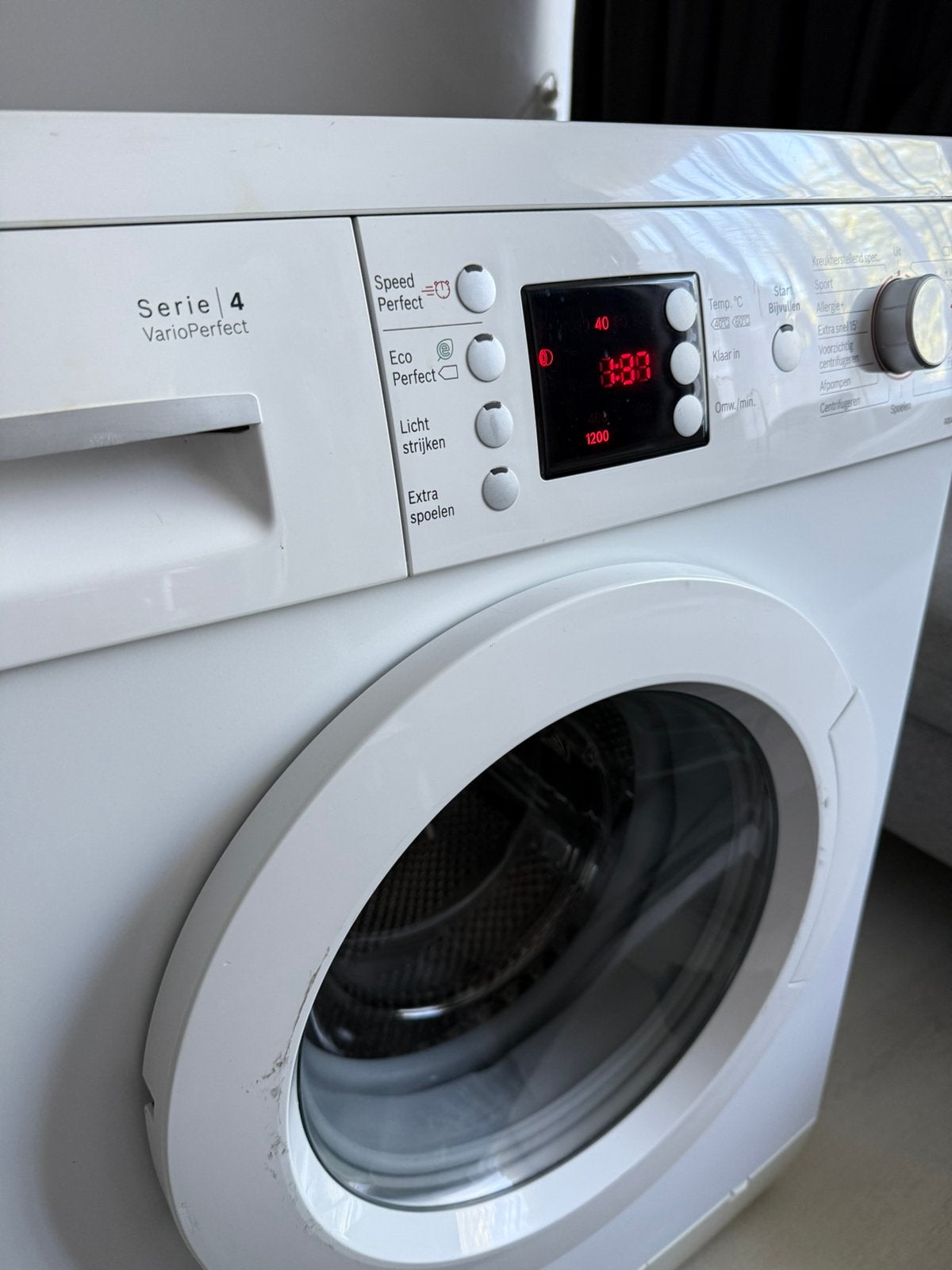 Bosch Serie 4 VarioPerfect, Witgoed en Apparatuur, Minder dan 85 cm, Ophalen of Verzenden, Zo goed als nieuw, 1200 tot 1600 toeren