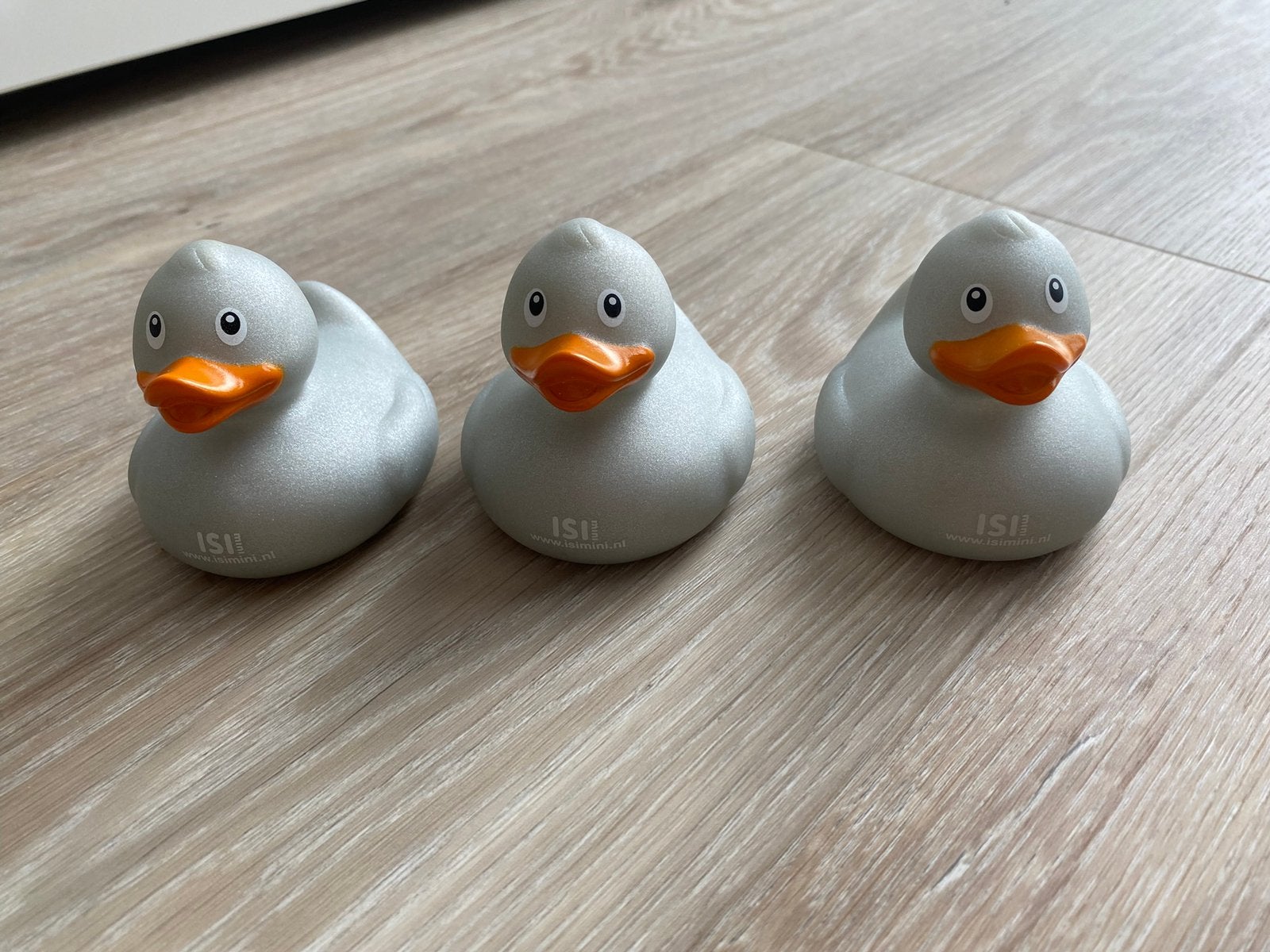3 Stuks Zilveren Badeendjes NIEUW!, Kinderen en Baby's, Speelgoed | Badspeelgoed, Ophalen of Verzenden, Nieuw