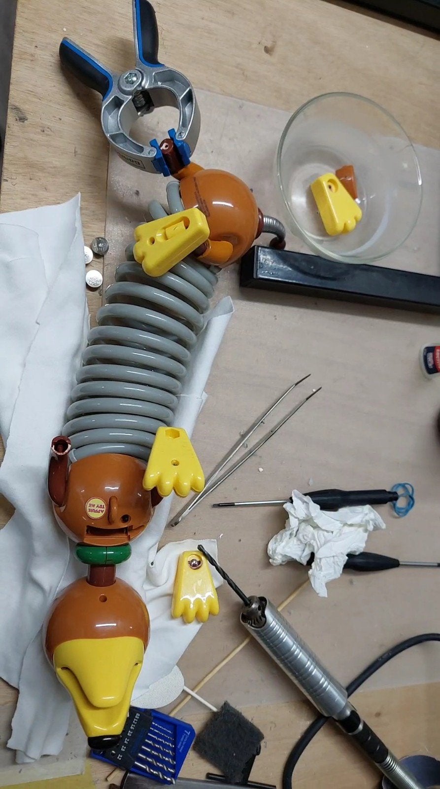 Reparatie van plastic en hout (vintage) speelgoed/items