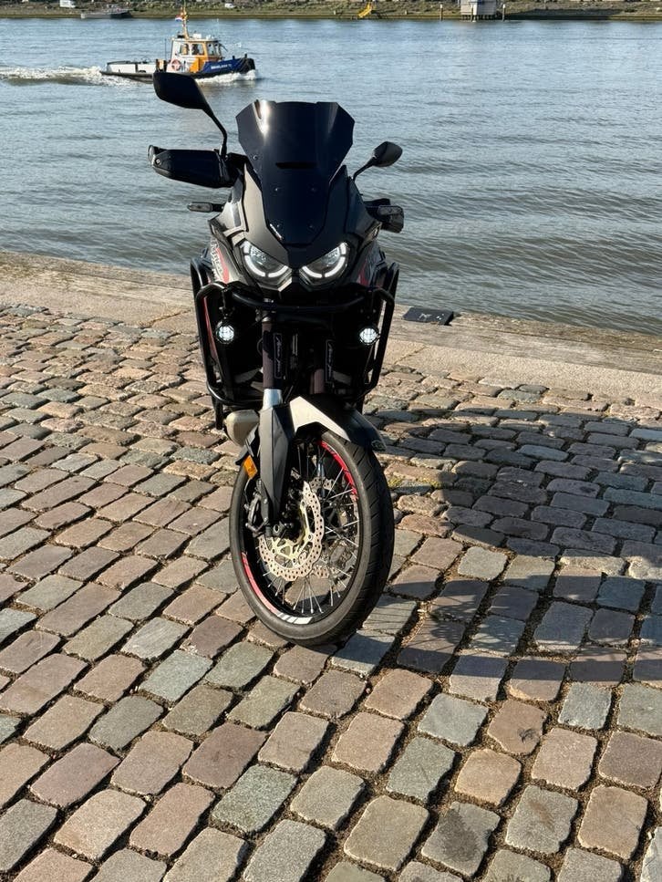 Honda Africa twin 1100 dct, 2 cilinders, Occasion, Motorrijbewijs A, Handvatverwarming