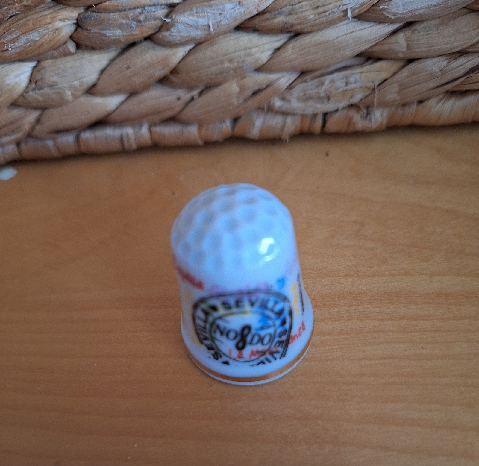 Vingerhoedje Sevilla - Souvenir Spanje, Ophalen of Verzenden, Zo goed als nieuw