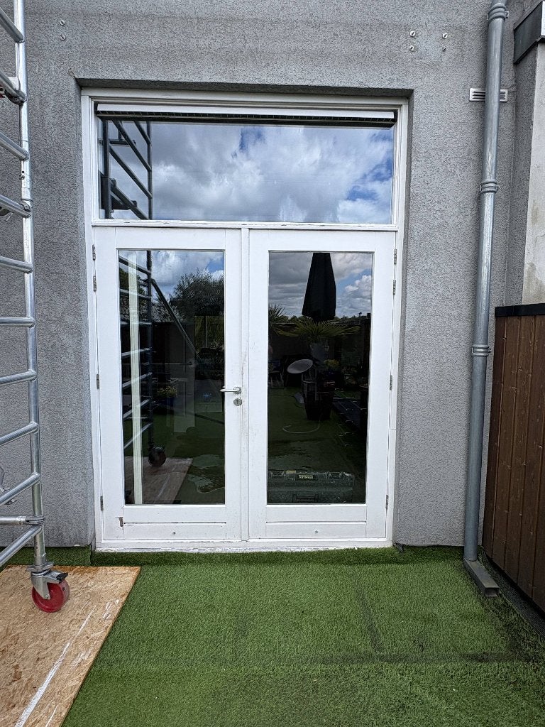 kozijn met openslaande deuren en een bovenlicht., Gebruikt, Deurkozijn, Inclusief glas, Hout