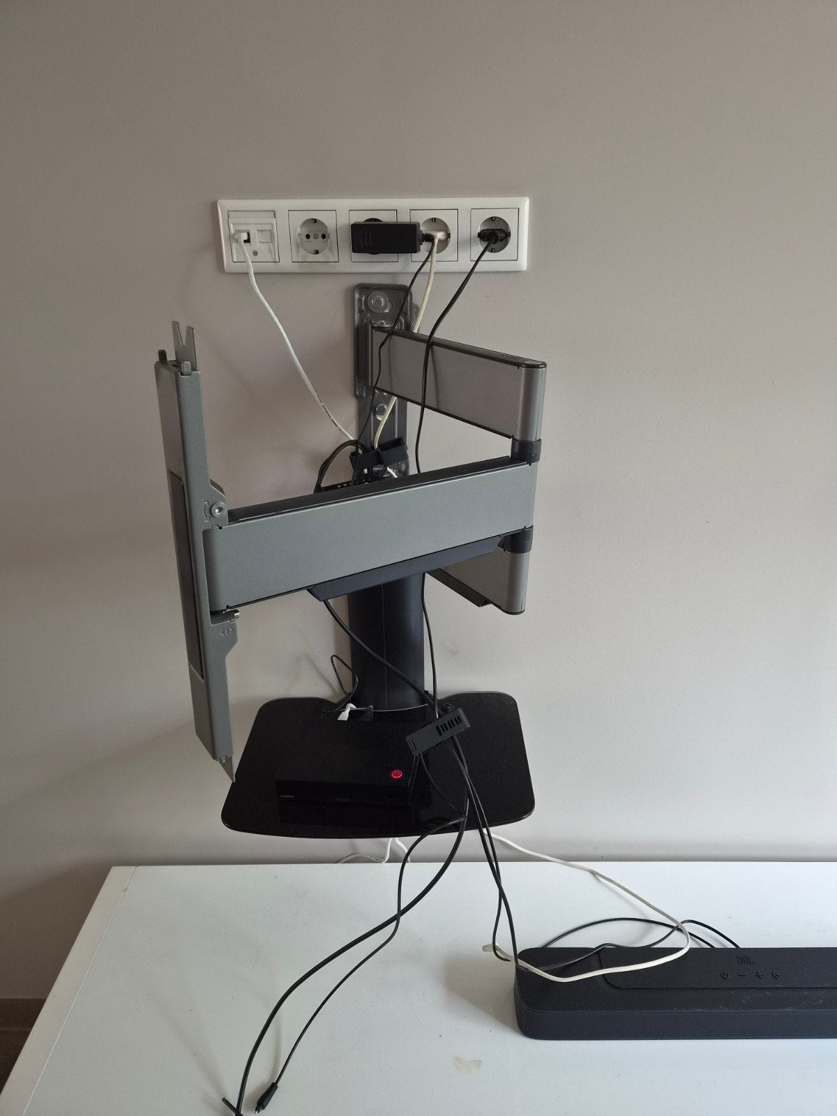 Draaibare TV Beugel - Universeel voor elke TV, Ophalen of Verzenden