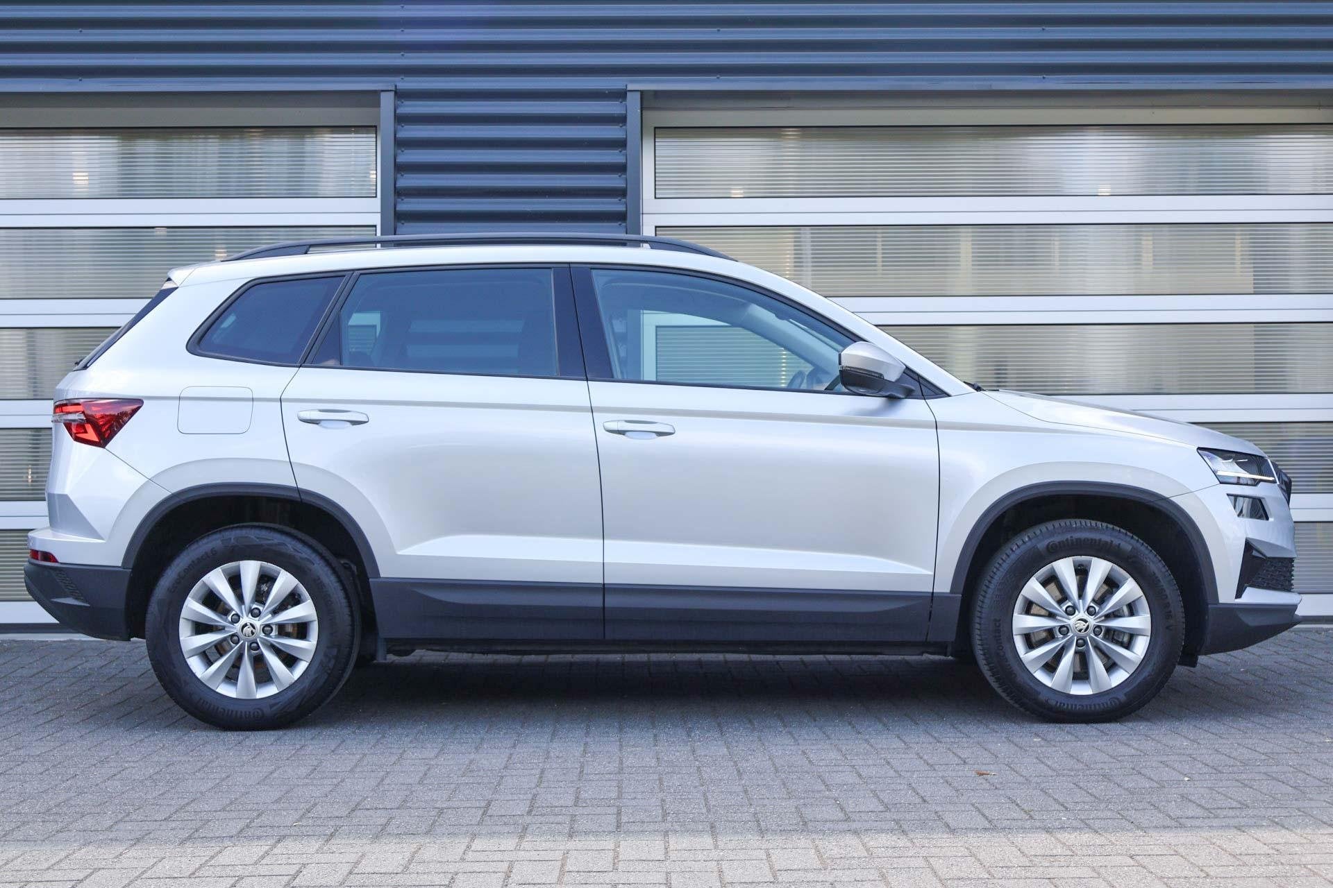 Skoda Karoq 1.5 TSI 150pk DSG ACT Business Edition | Navigat, Auto's, 12 maanden, Stof, 4 cilinders, 19 km/l