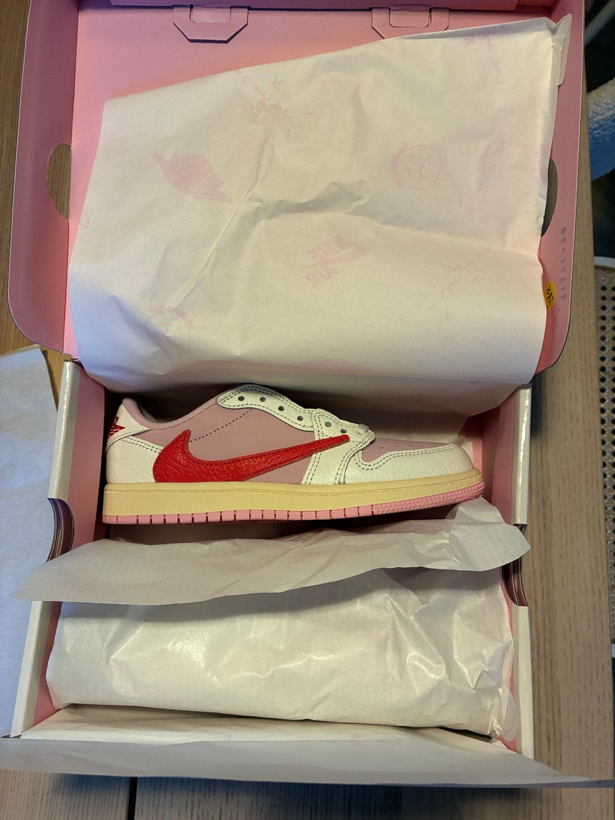 Nike Air Jordan 1 Low Travis Scott Roze Maat 34, Ophalen of Verzenden, Nieuw, Jongen of Meisje, Sportschoenen