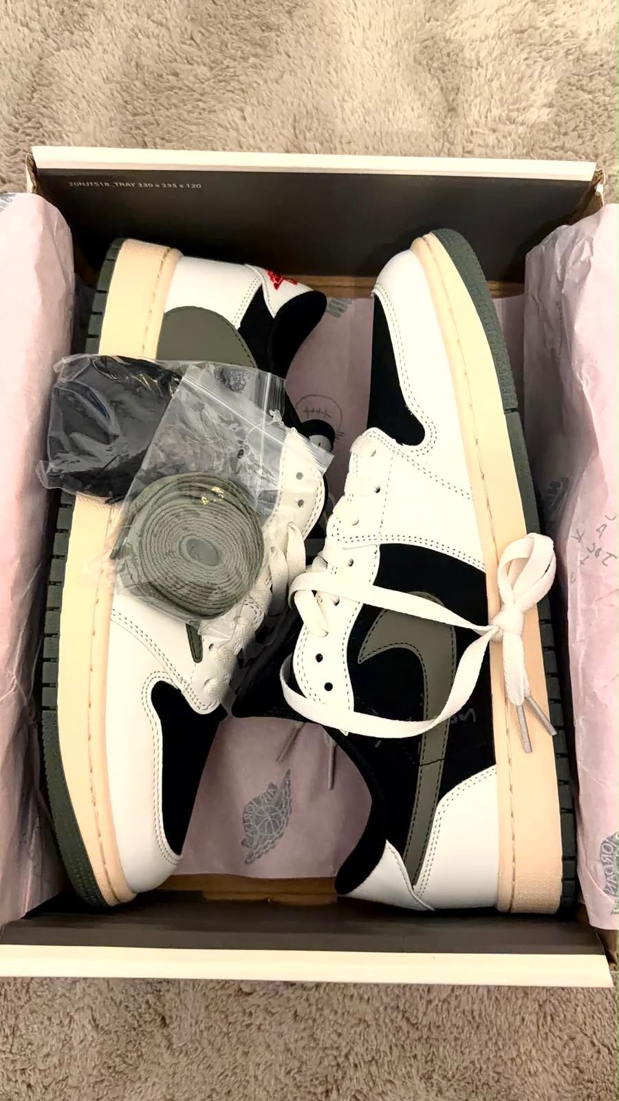 Nike Air Jordan 1 Low OG SP Travis Scott Olive, Kleding | Heren, Schoenen, Ophalen of Verzenden, Nieuw, Zwart, Sneakers of Gympen