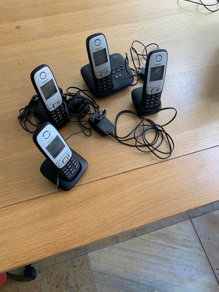 A415 Gigaset draadloze telefoons (4 stuks) met basisstation, Ophalen of Verzenden, Gebruikt, 4 handsets of meer