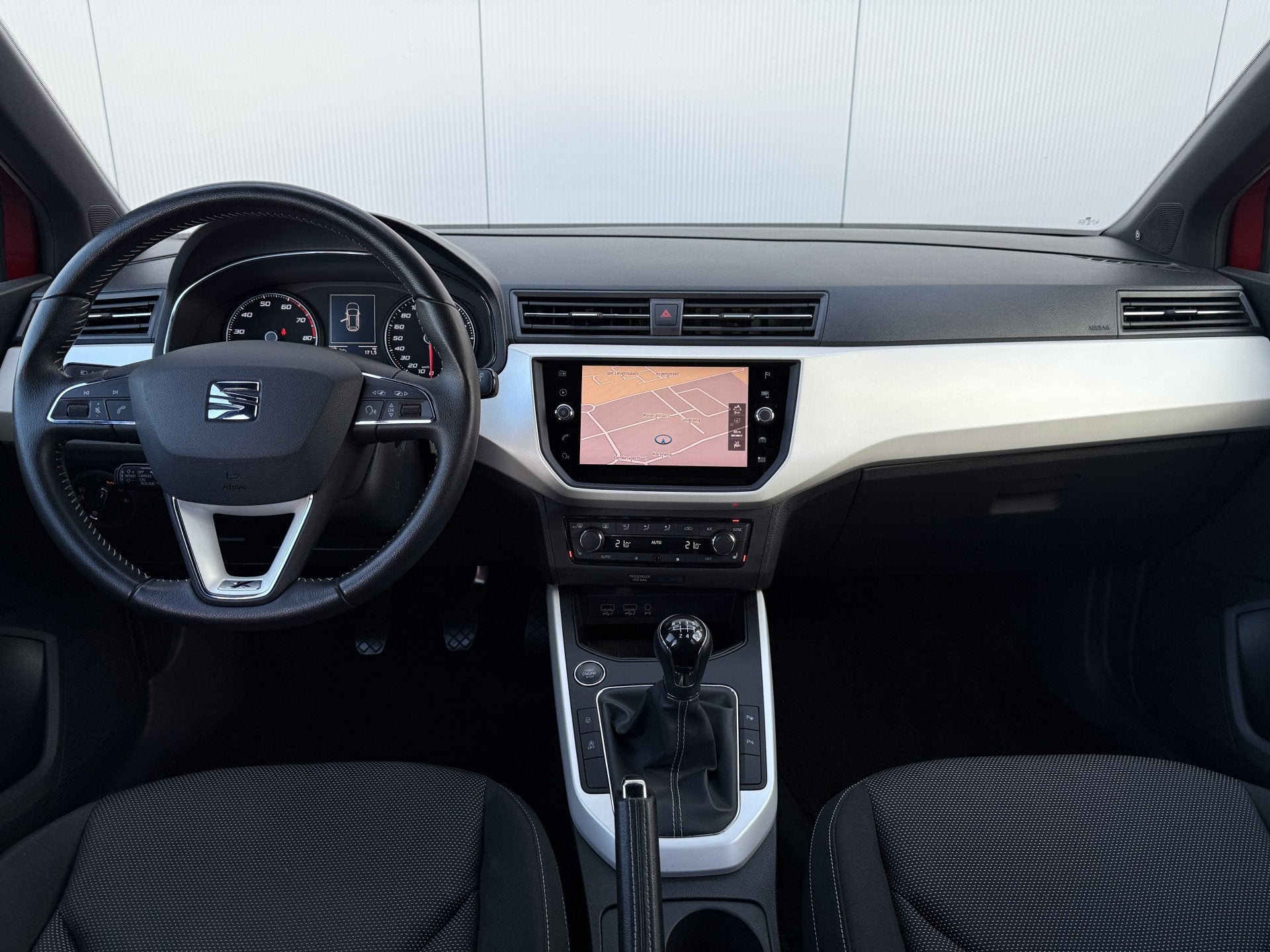 SEAT Arona 1.0 TSI Xcellence Launch Edition Carplay/Camera/1, Voorwielaandrijving, Stof, Gebruikt, 540 kg