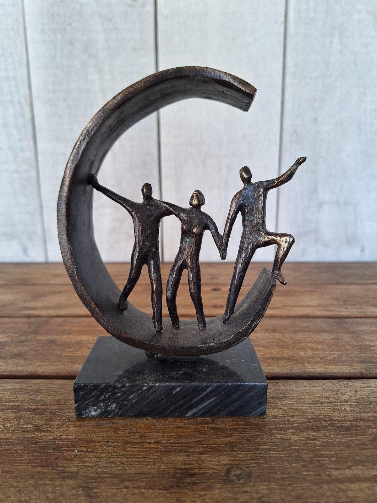 Bronzen sculptuur 'Samen Sterk' op marmeren sokkel, Ophalen, Groep mensen, Brons, 20 - 50 cm