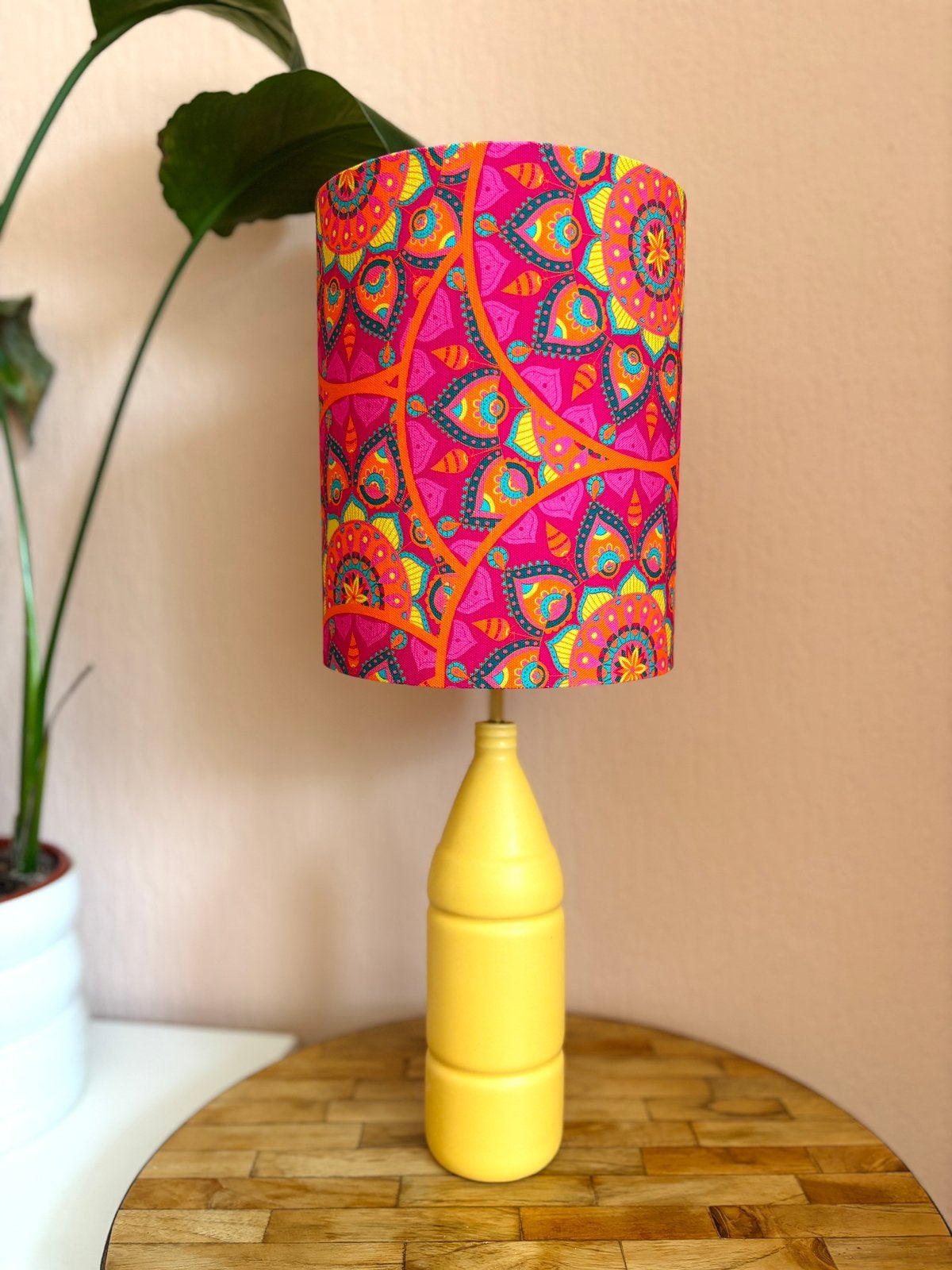 Vaaslamp, Geel, Ophalen of Verzenden, Zo goed als nieuw, Met schakelaar