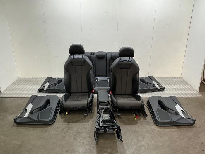 Bekleding Set (compleet) van een Audi A4 (A4 15-), 12 maanden garantie, Gebruikt, -, -
