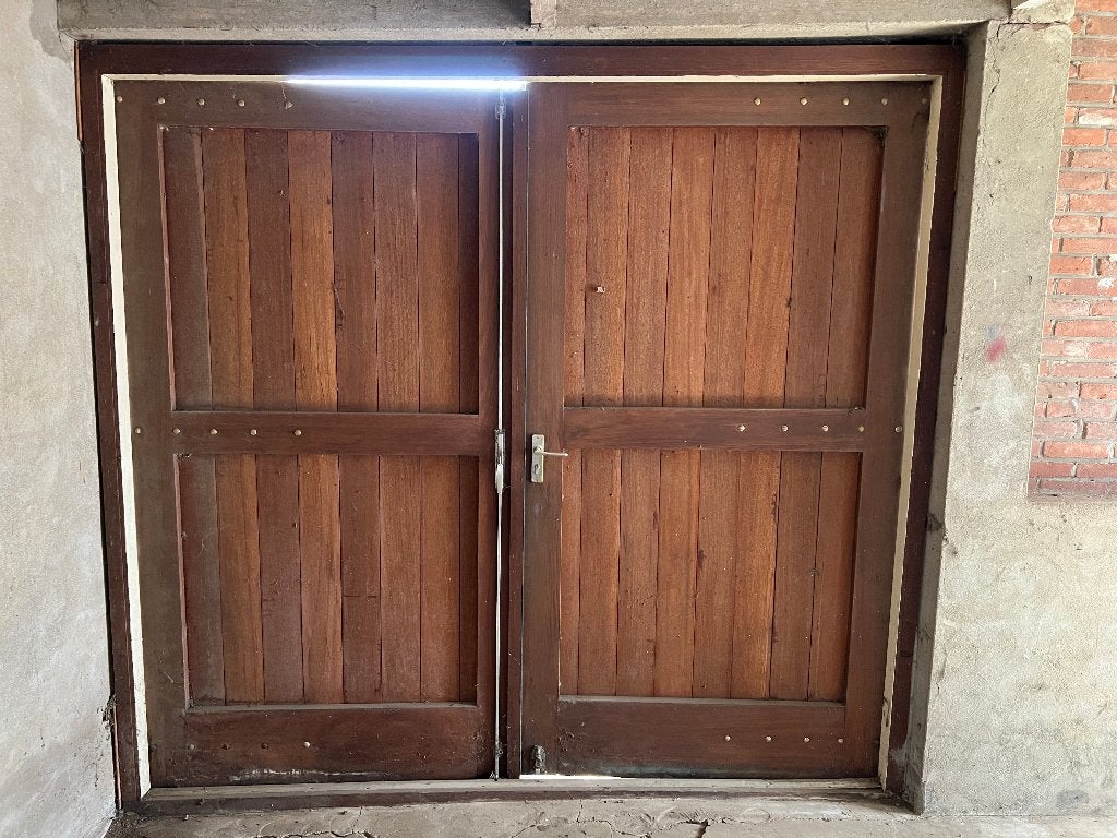 Dubbele deur - garage deur hardhout, Doe-het-zelf en Verbouw, Deuren en Horren, Ophalen, Gebruikt, 120 cm of meer, Garagedeur