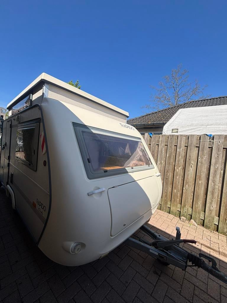 Leuke Rapido club met voortent! Licht gewicht MTM 750kg, Caravans en Kamperen, Rondzit, Bedrijf, Rapido, 500 - 750 kg