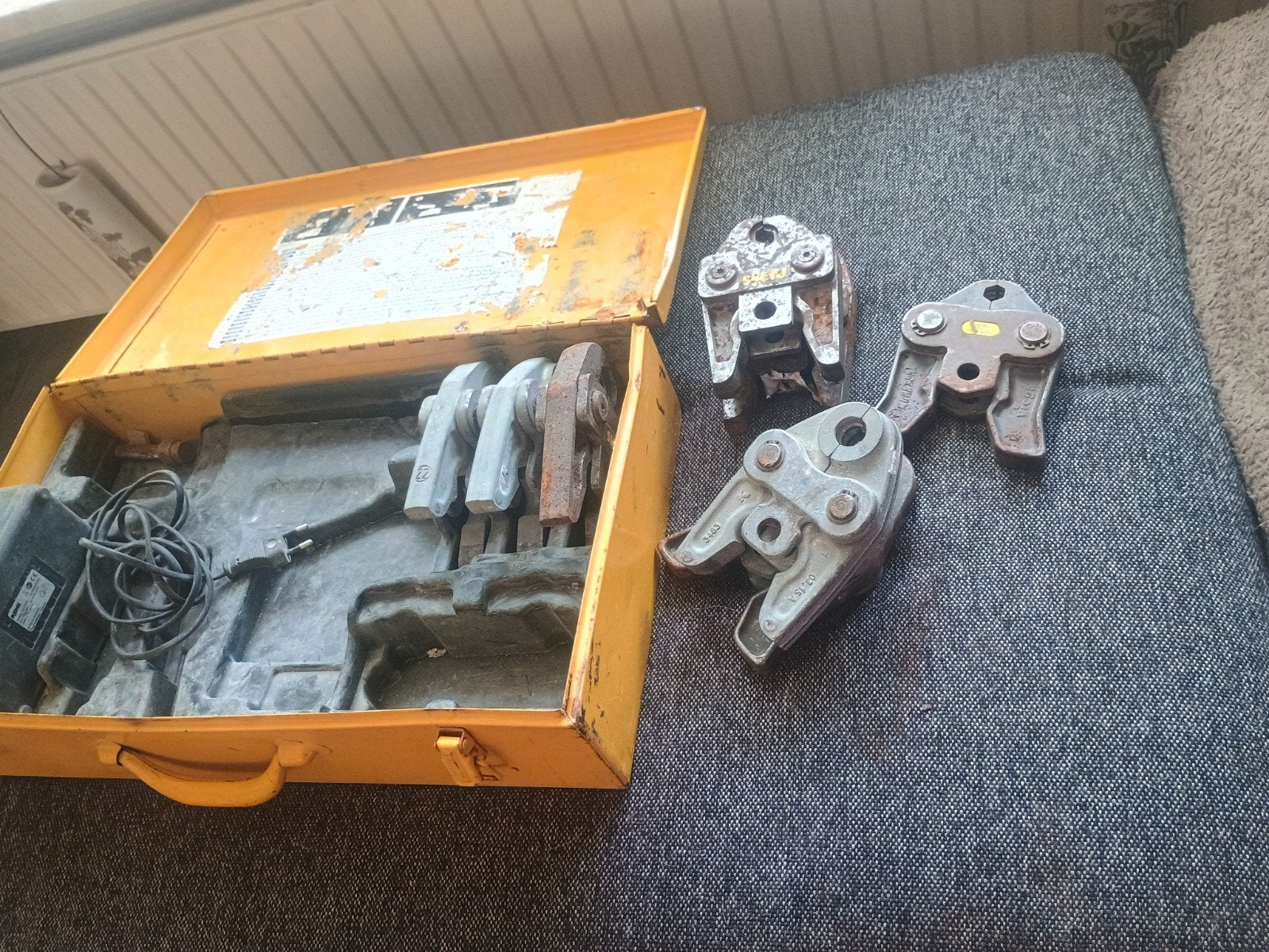 REMS Accu-Press persmachine met toebehoren, Ophalen, Gebruikt