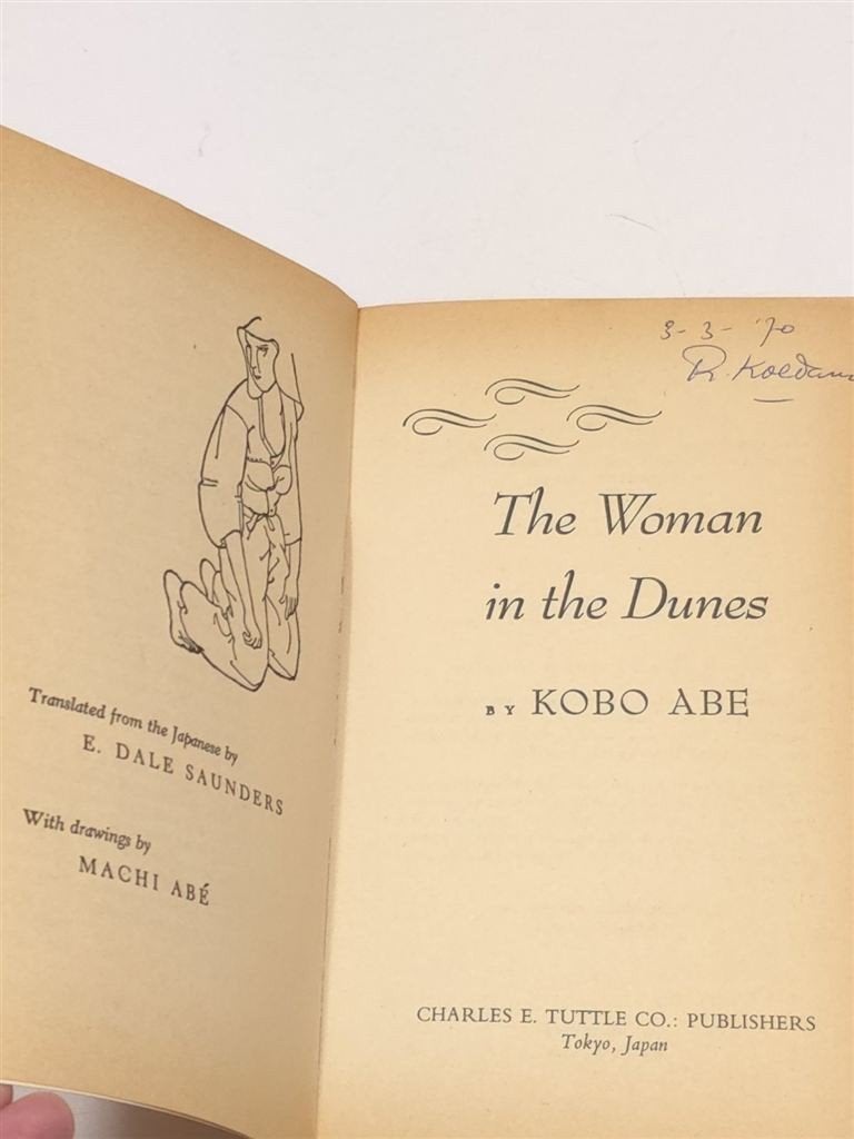 The Woman in the Dunes — Kobo Abe, UNESCO 1970, Boeken, Ophalen of Verzenden, Gelezen