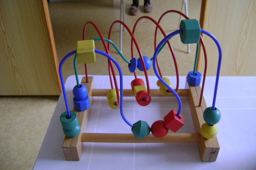 houten spiraal met gekleurde houten ballen 31lx54brx27hoog, Ophalen of Verzenden, Zo goed als nieuw, Overige typen