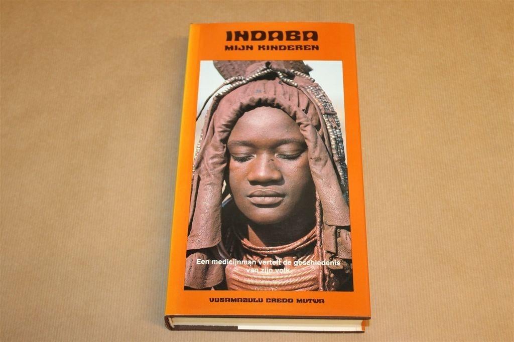 Indaba Mijn Kinderen — Zoeloe Mythologie Zuid-Afrika, Boeken, Ophalen of Verzenden, Gelezen, Overige onderwerpen, Achtergrond en Informatie