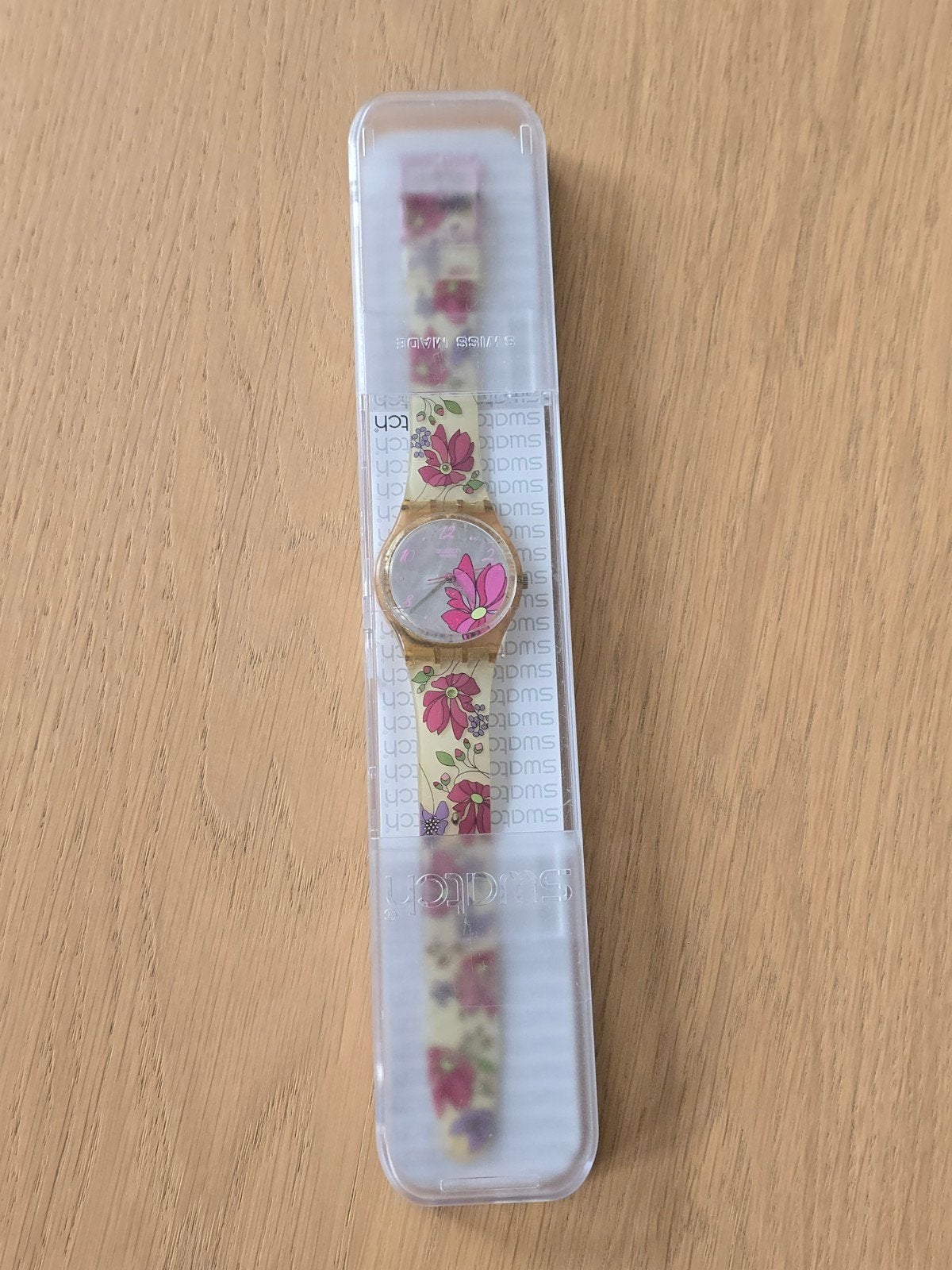 Een prachtig SWATCH GP129 BLOOMING BOUQUET horloge uit 2005, Kunststof, Polshorloge, Swatch, Kunststof