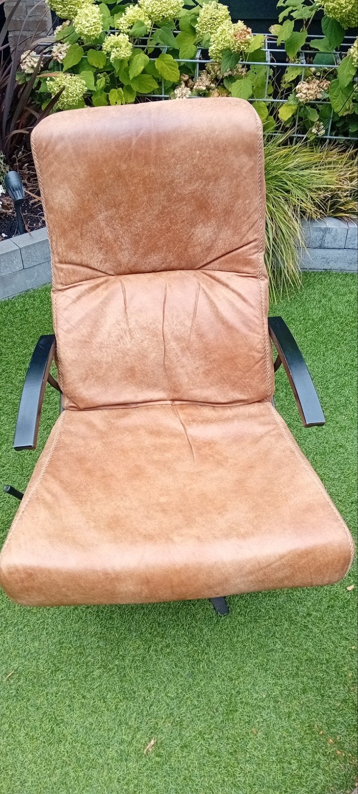 Comfortabele draaibare fauteuil van leer en metaal landelijk, Ophalen, Gebruikt, Eén, Leer