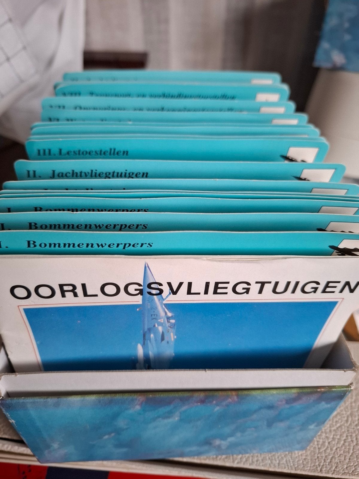 Oorlogsvliegtuigen kaarten - Compleet verzamelalbum, Ophalen of Verzenden, Gebruikt