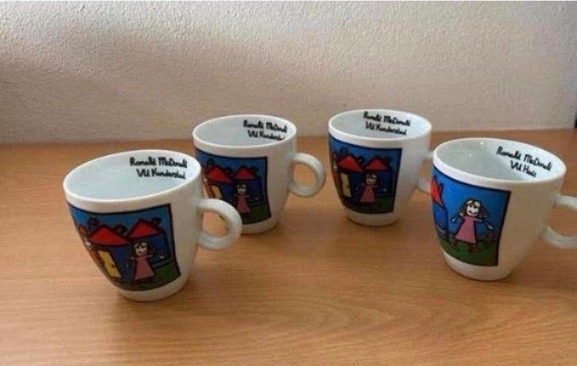 Originele Ronald McDonald Kinderstad/ VU  kopjes – 10, Ophalen of Verzenden, Zo goed als nieuw, Overige stijlen, Kop(pen) en/of Schotel(s)