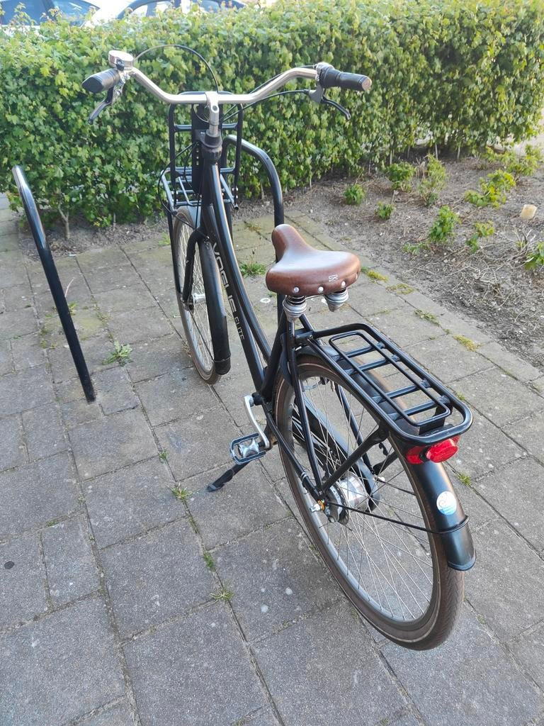 GERESERVEERD !Zwarte Fiets met Bagagedrager voor en achter, Gebruikt, Vogue, Versnellingen, Schijfrem