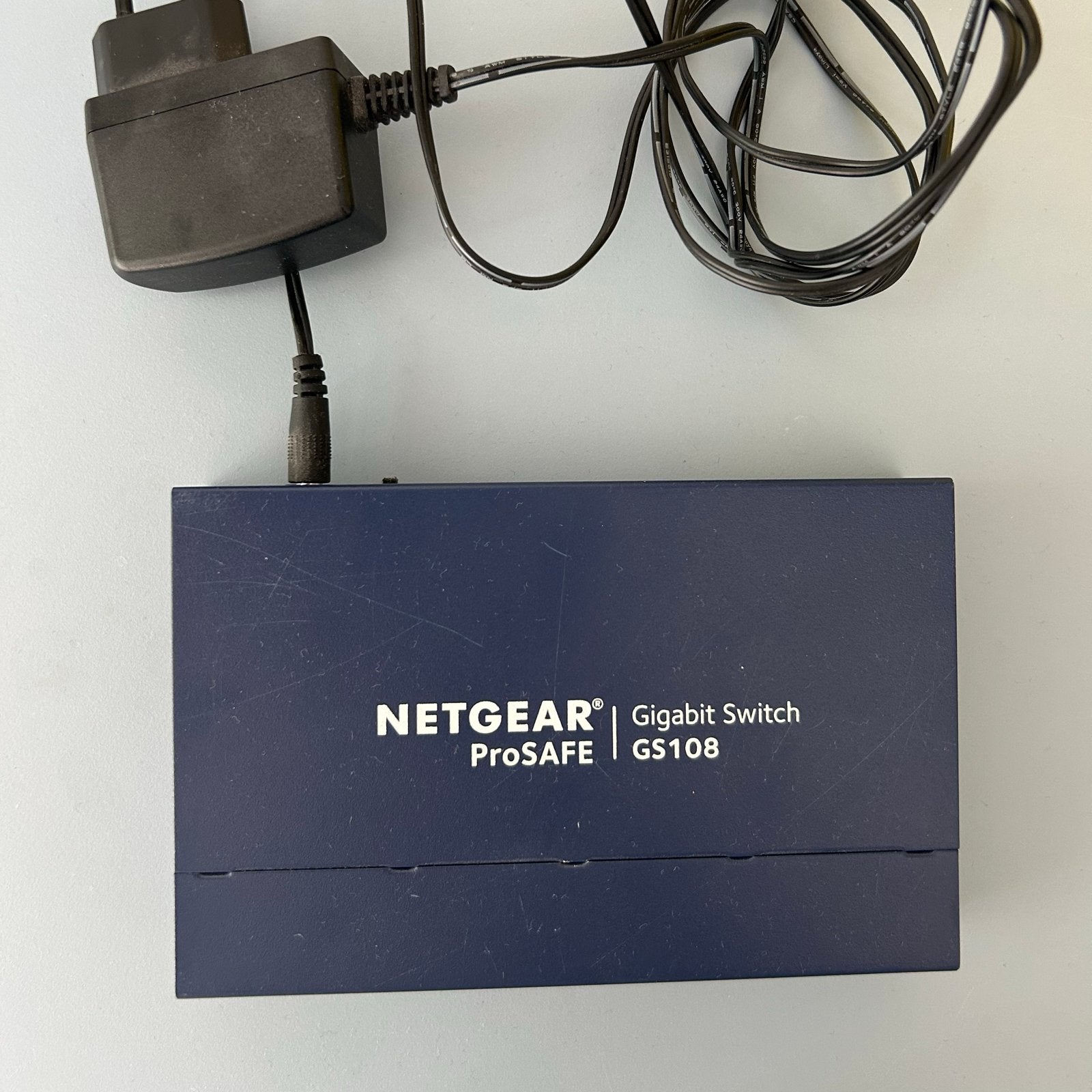 NETGEAR Gigabit Switch ProSAFE GS108v4 - 8-poorts, Ophalen of Verzenden, Zo goed als nieuw