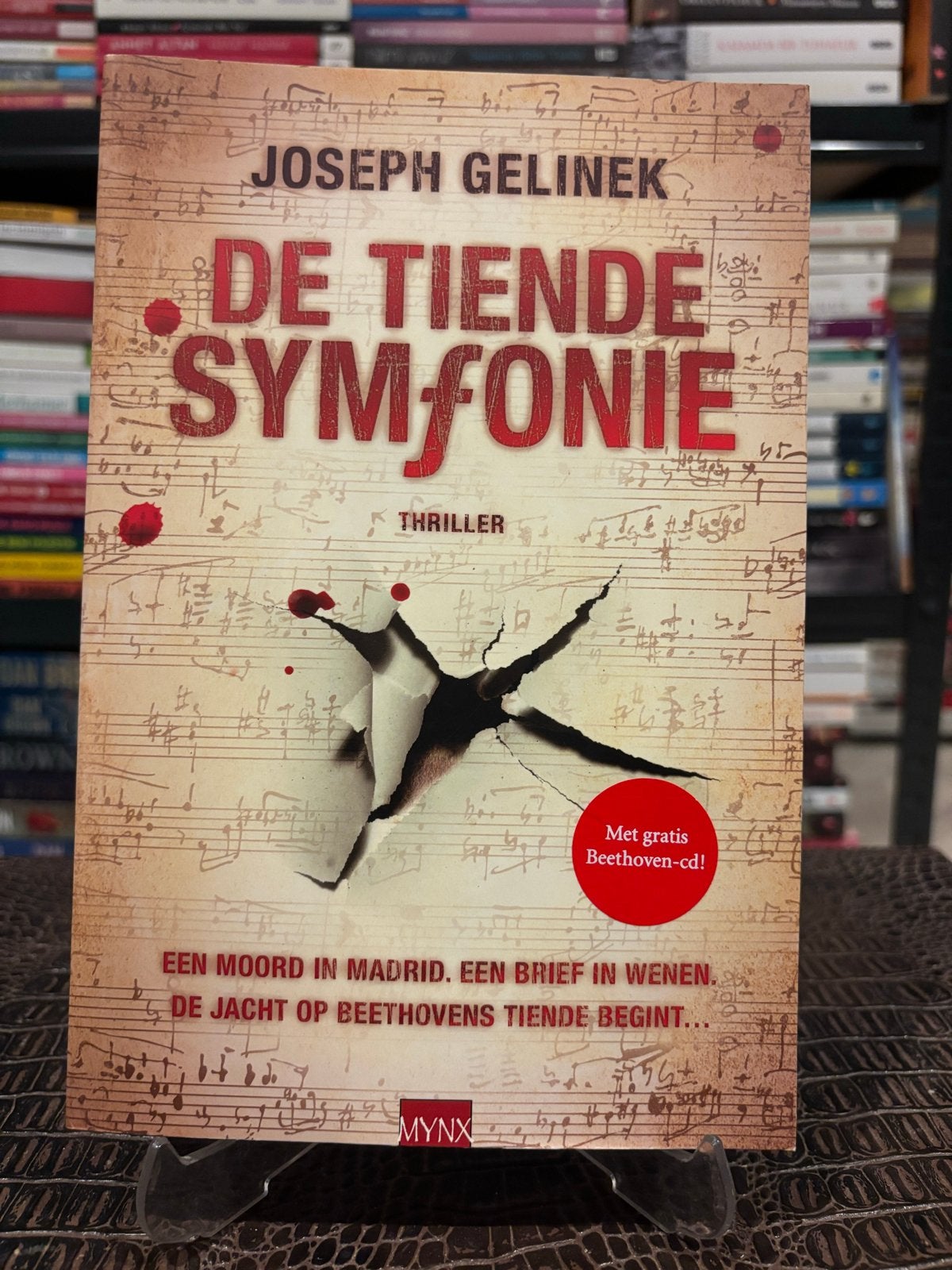 De Tiende Symfonie - Joseph Gelinek (Thriller met CD), Boeken, Ophalen of Verzenden, Zo goed als nieuw, Europa overig