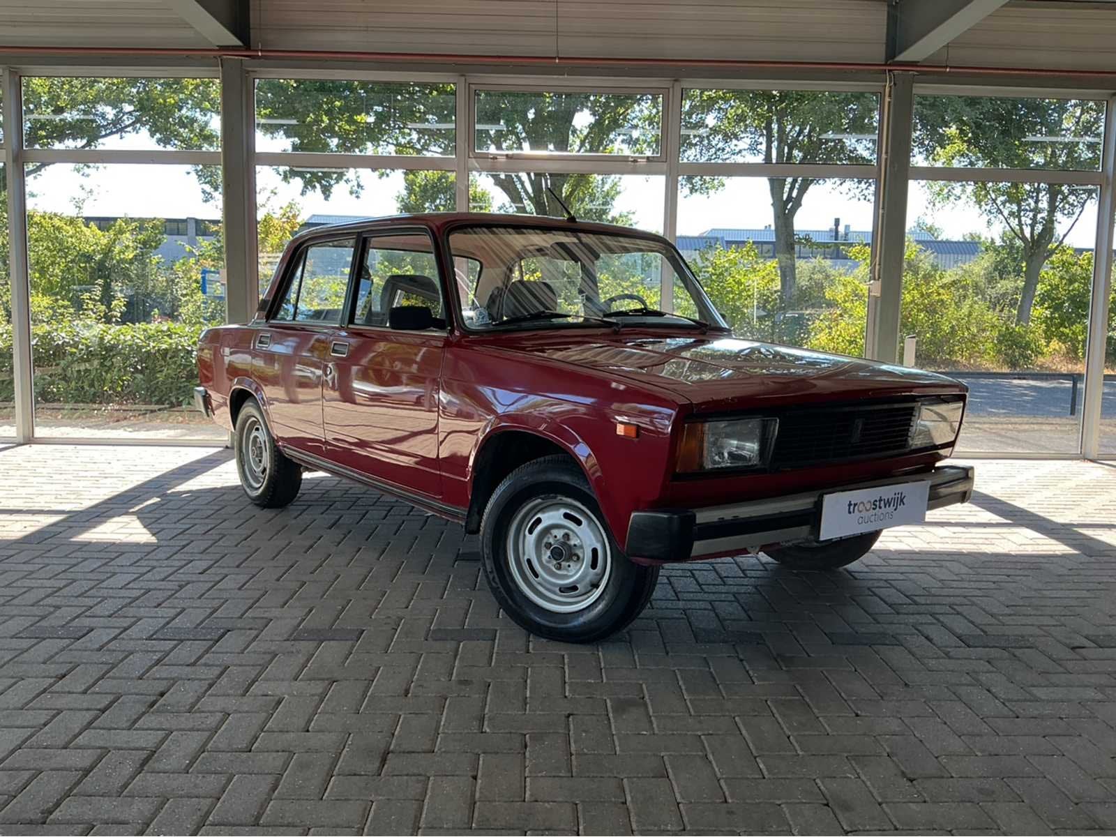 Lada/VAZ 2105. 1.3 motor Benzine Marge Auto 1989, Auto's, Gebruikt, Bedrijf, Handgeschakeld, Sedan