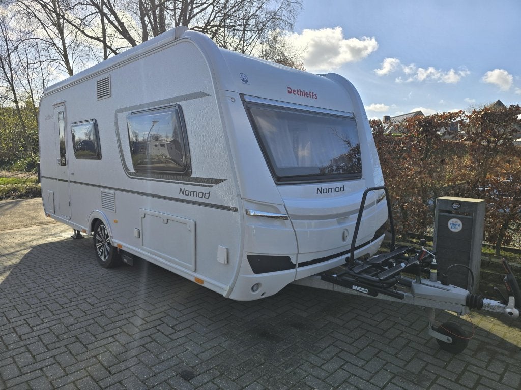 Dethleffs Nomad 490 EST met AC, mover en badkamer, Caravans en Kamperen, Caravans, Bedrijf, Treinzit, Tot en met 3, Dethleffs