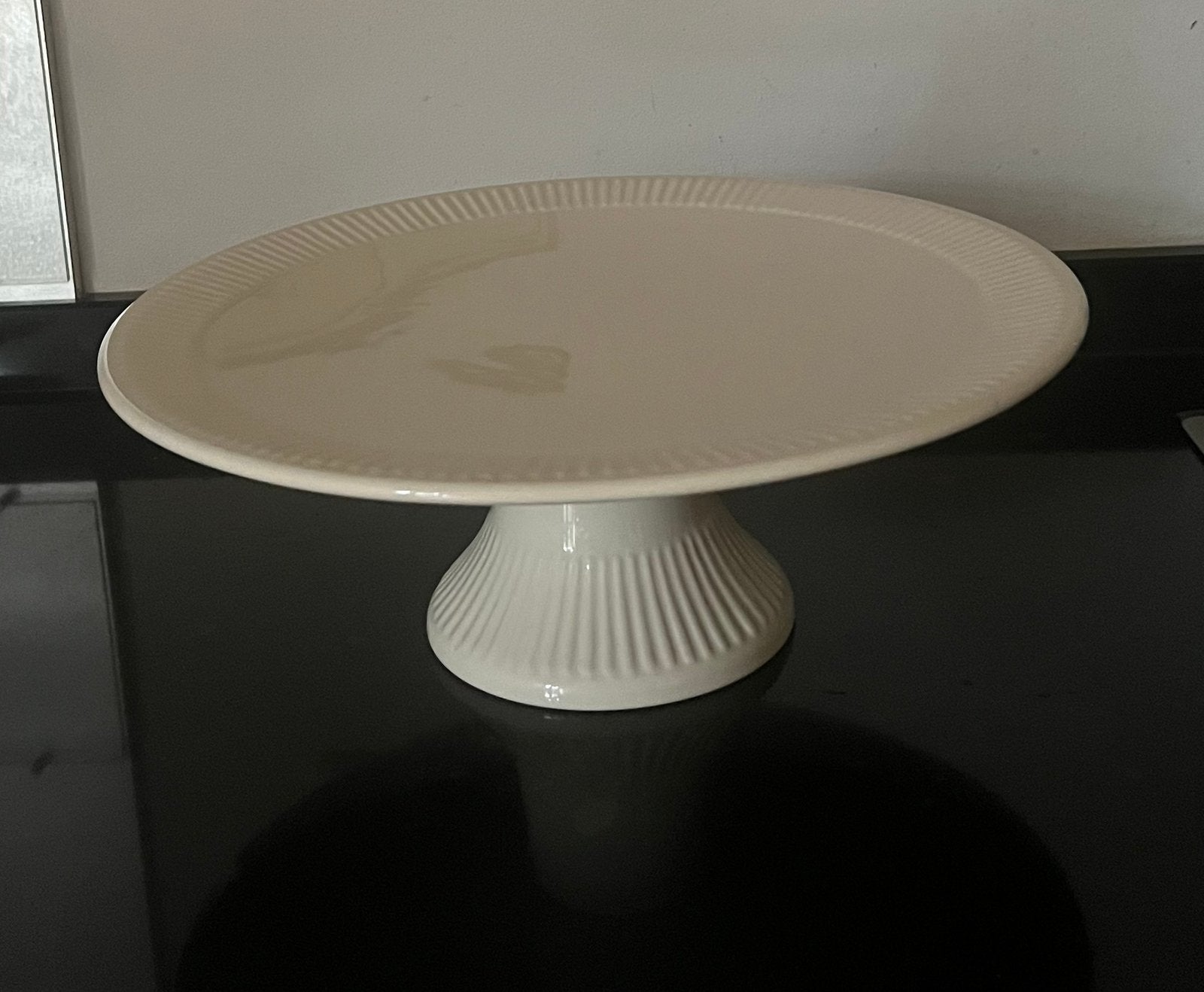 Imitatie Wedgewood Edme Taarttableau op voet, Huis en Inrichting, Ophalen of Verzenden, Nieuw, Taartplateau