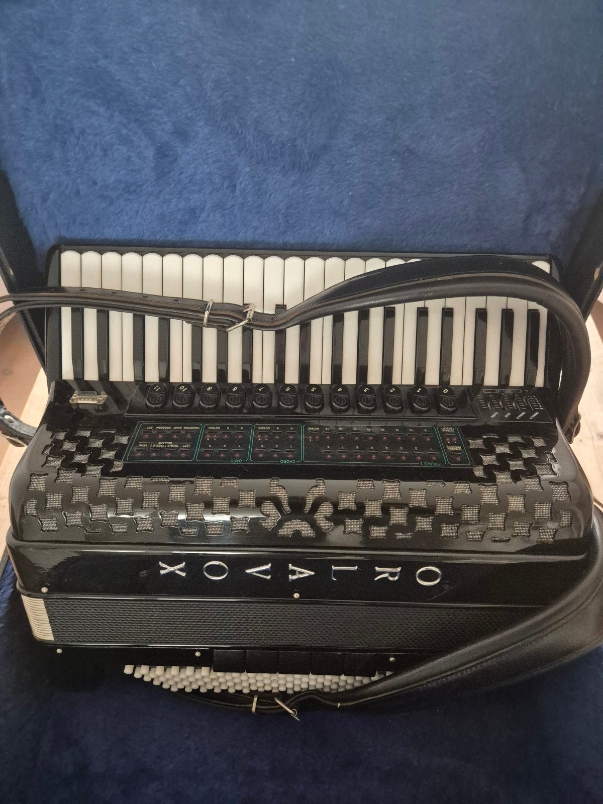 Novaro Orlavox Virtuele Accordeon met Power Box en Koffer, Muziek en Instrumenten, Met koffer, Toetsaccordeon, Zo goed als nieuw