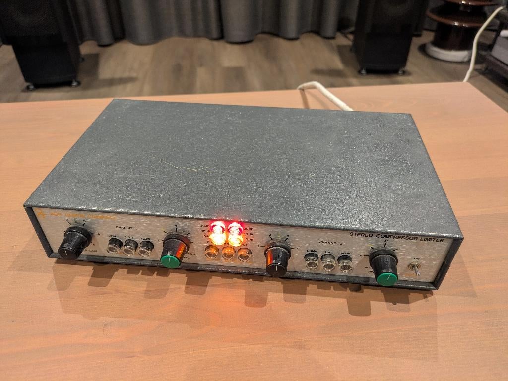 ADR The Gemini Compact Stereo Compressor/Limiter (defect), Muziek en Instrumenten, Effecten, Ophalen of Verzenden, Gebruikt, Volume