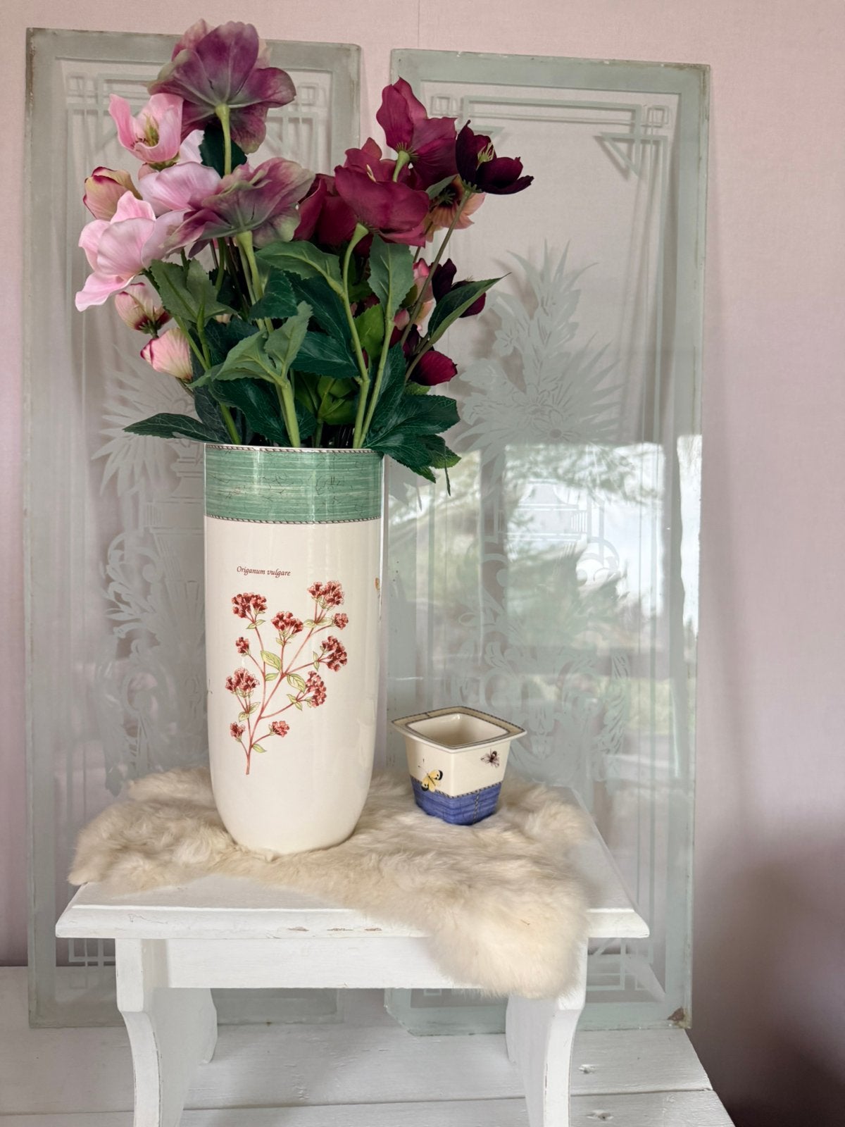 Sarah’s Garden Wedgwood vaas 30x13 cm izgst uit 1997, Ophalen, Zo goed als nieuw, Porselein, Bord of Schaal