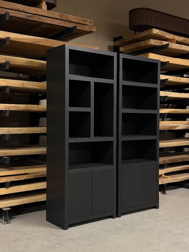 SHOWROOM MODEL vakkenkast eiken zwart fineer 80x220cm