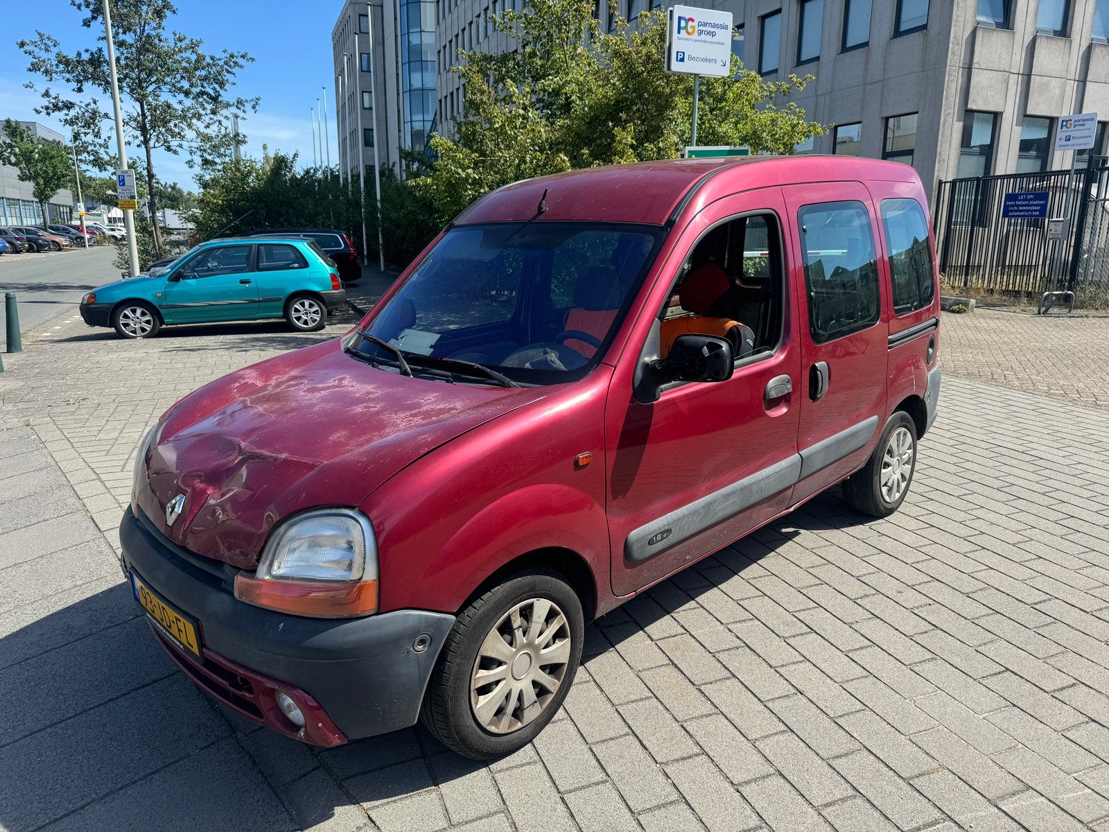 Renault Kangoo 1.6 16V 2002 Rood 5 zits export, Stof, 40 €/maand, Origineel Nederlands, Handgeschakeld