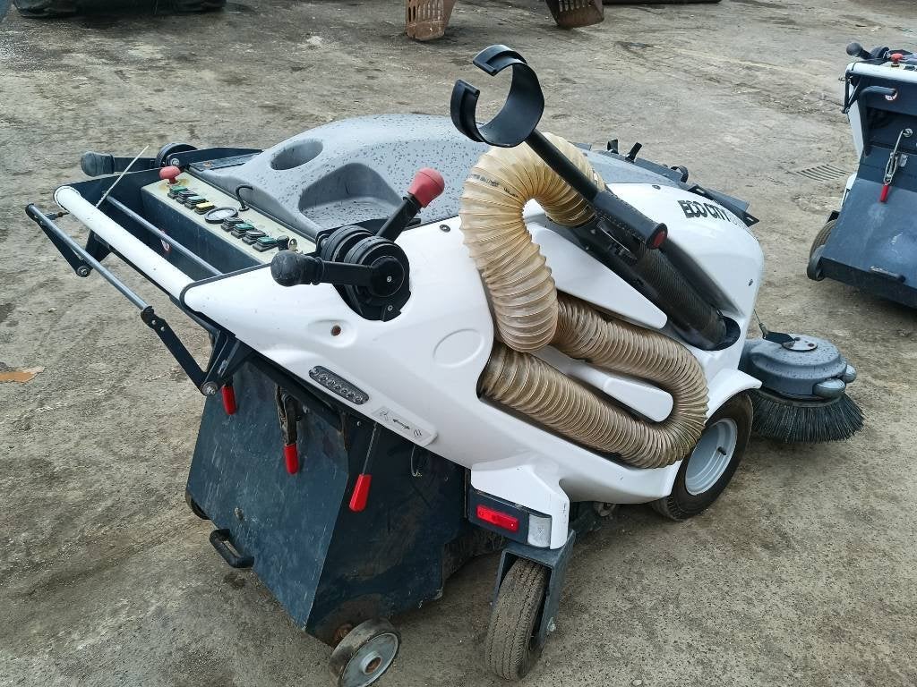 TSM Itala 135 BT street sweeper bezem 24V electric