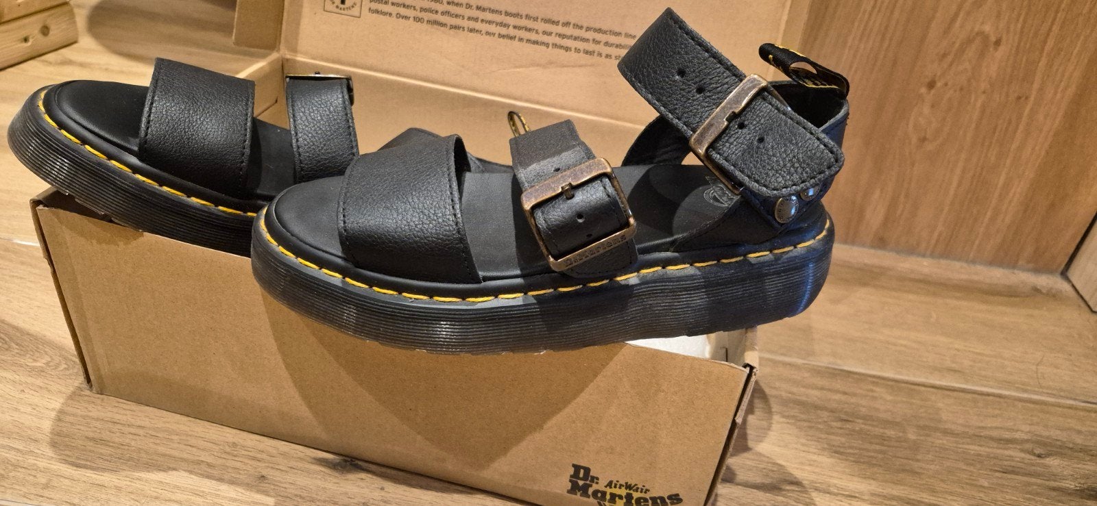 Dr martens, Ophalen of Verzenden, Zo goed als nieuw, Zwart, Sandalen of Muiltjes