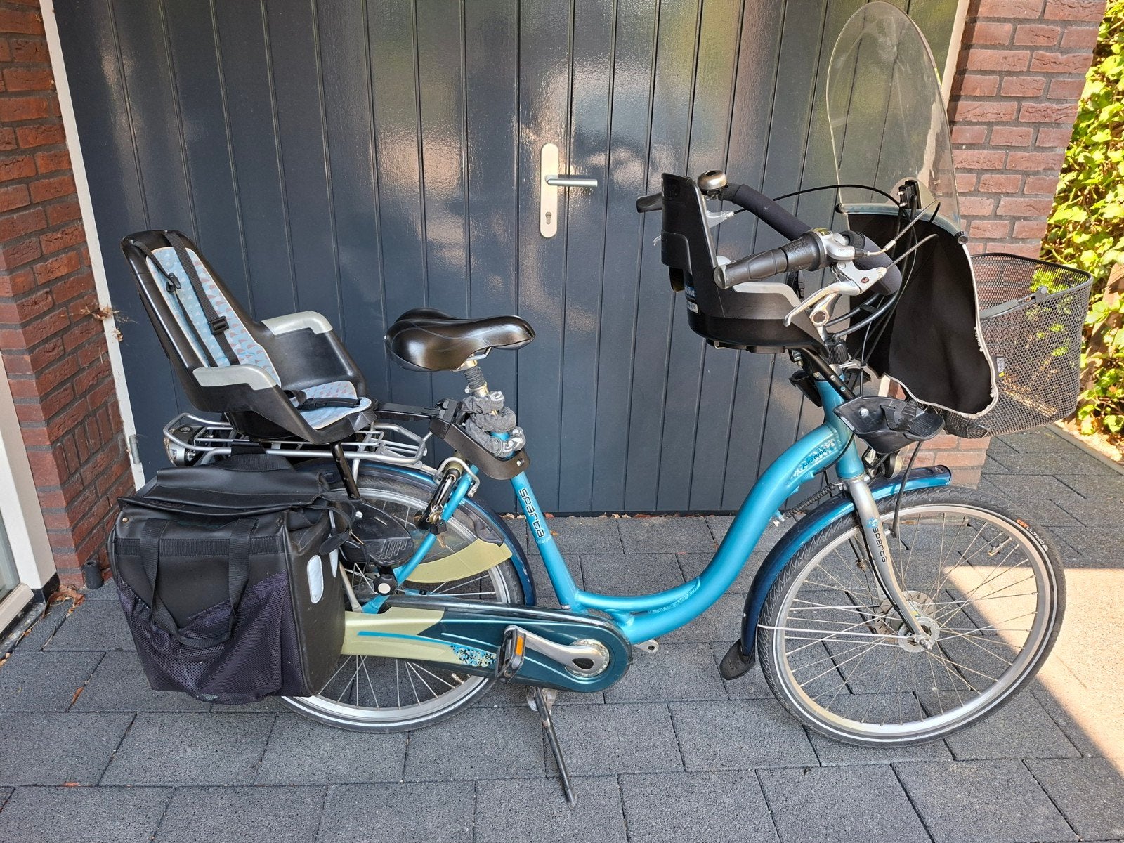 Zeer nette Sparta moederfiets inclusief 2 bobike zitjes, Fietsen en Brommers, Fietsaccessoires | Fietsstoeltjes, Ophalen, Zo goed als nieuw