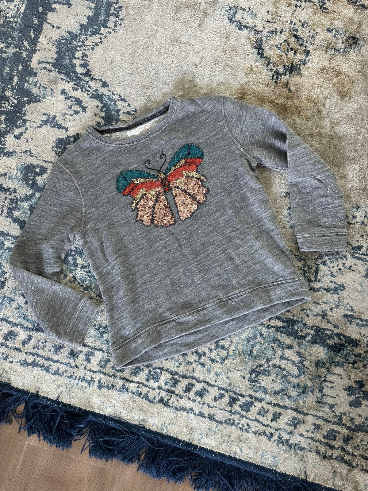 Mooie grijze trui met vlinder pailletten Zara maat 140, Ophalen of Verzenden, Zo goed als nieuw, Meisje, Trui of Vest