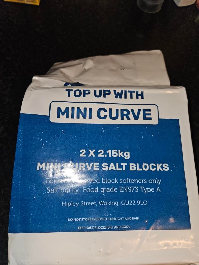 Gevraagd,Aquacell Zoutblokken Mini Curve - 2 x 2.15 kg, Witgoed en Apparatuur, Waterontharders, Ophalen, Nieuw, Waterontharder met zout