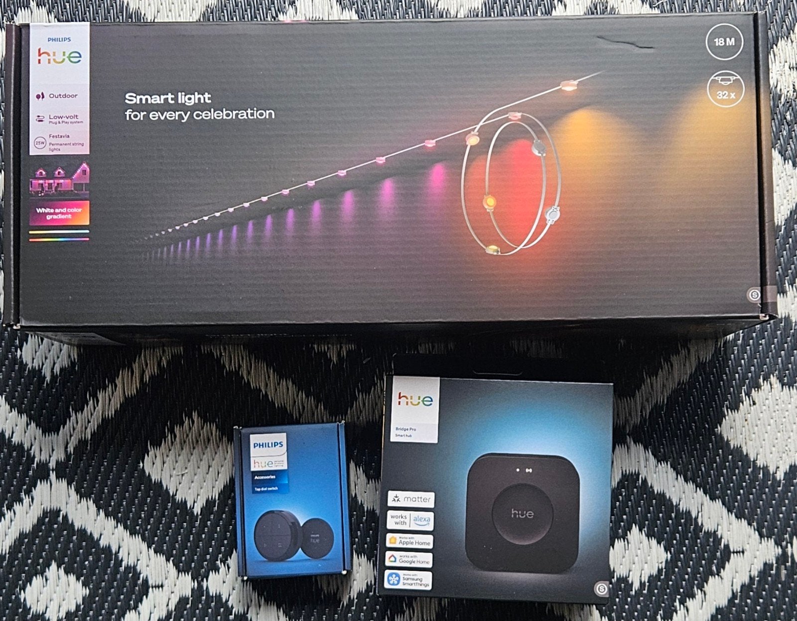 Philips Hue Smart Light Set - Buitenverlichting & Bridge, Ophalen of Verzenden, Nieuw