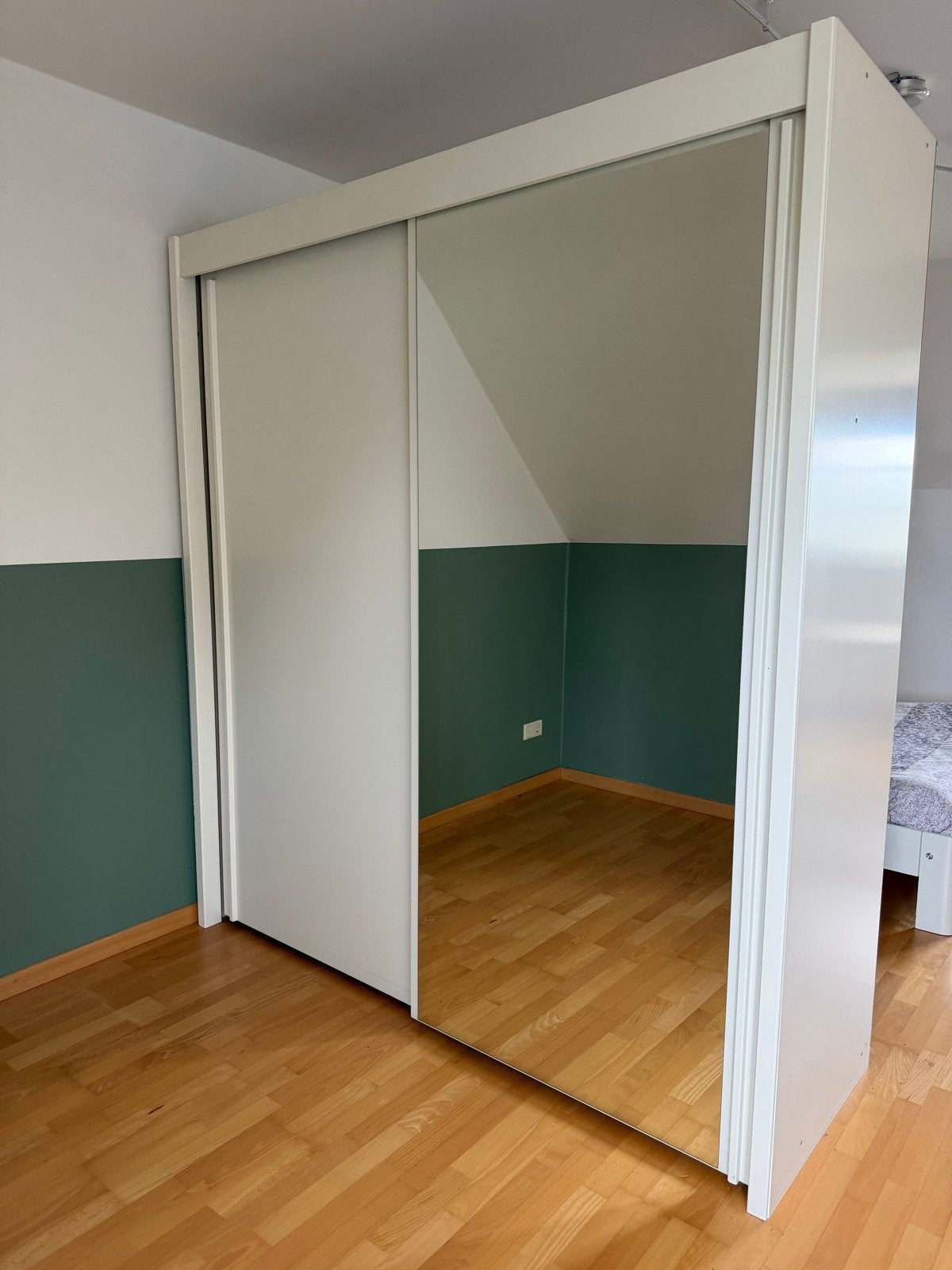 Grote kledingkast met schuifdeuren en spiegel, Huis en Inrichting, Ophalen, Gebruikt, 200 cm of meer, 150 tot 200 cm