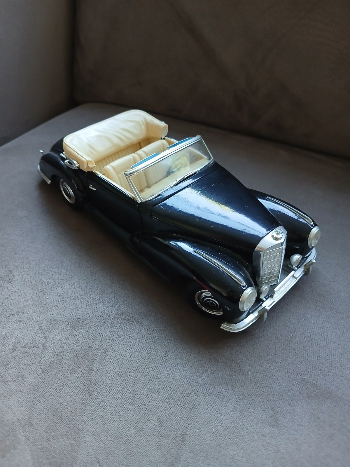 Mercedes Benz 300S Model 1/18, Ophalen of Verzenden, Zo goed als nieuw, Auto, Overige merken